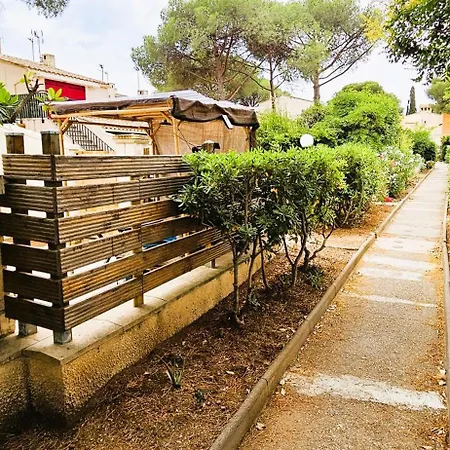 Sous Les Pins Double Terrasse بيت للعطل