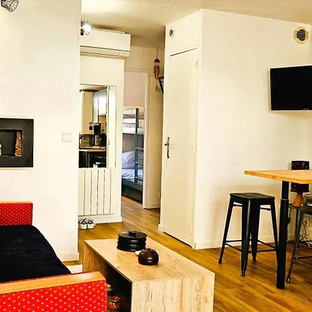 Sous Les Pins Double Terrasse بيت للعطل آجد